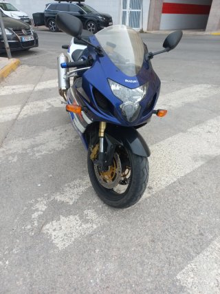 Suzuki GSXR600 Azul y Blanca