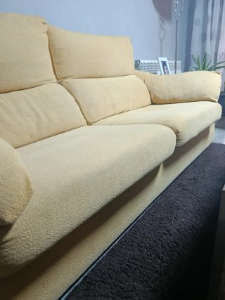Sofá 3 plazas amarillo tela
