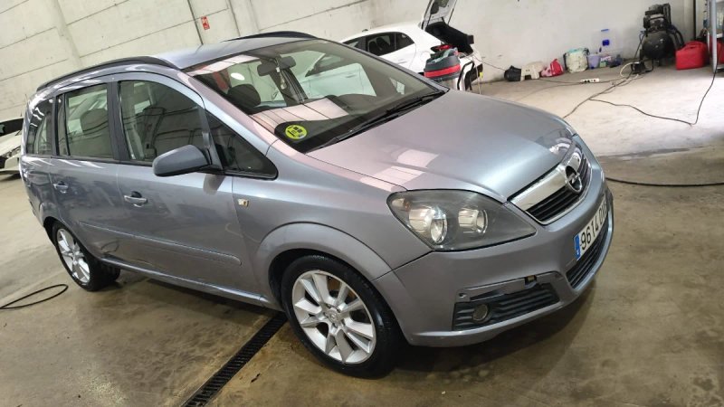 Opel Zafira 2006 - foto 1