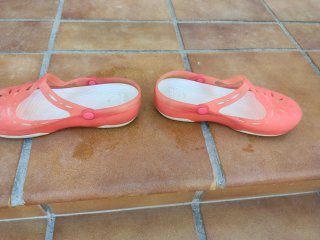 Crocs T-Strap corral/Rosa translucidos Talla w9