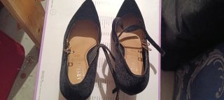 Zapatos de tacón negros para mujer