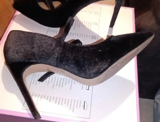 Zapatos de tacón negros para mujer