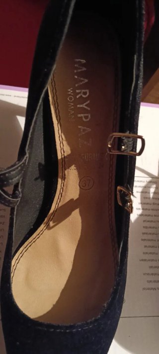 Zapatos de tacón negros para mujer