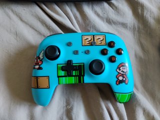 Nintendo Switch con controles y juegos