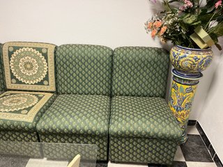 6 Sillones Verdes con Diseño Floral