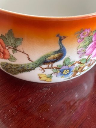 Taza de porcelana antigua