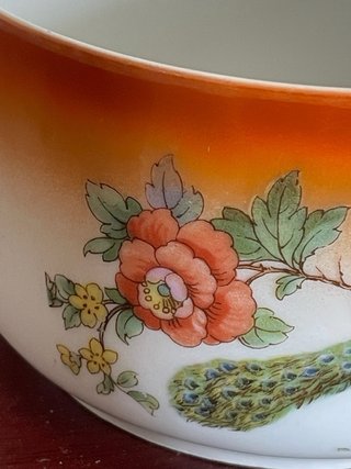 Taza de porcelana antigua