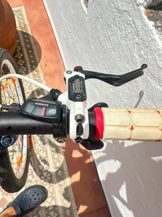 Bicicleta de Montaña Roja Specialized