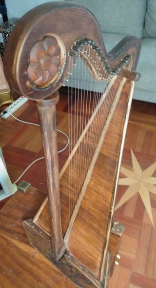 Arpa Celta Madera Tallada