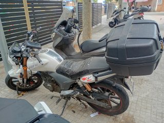 Keeway RKV para reparar o piezas algo negociable.