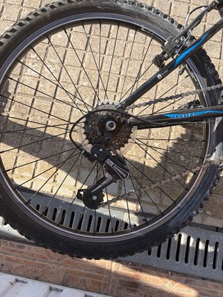 Bicicleta infantil negra