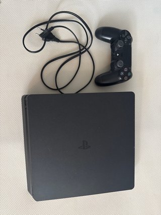 Consola PS4 Slim Negra + Mando