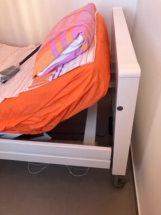 Cama geriátrica ajustable NUEVA