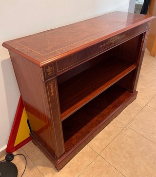 Mueble recibidor madera con detalles