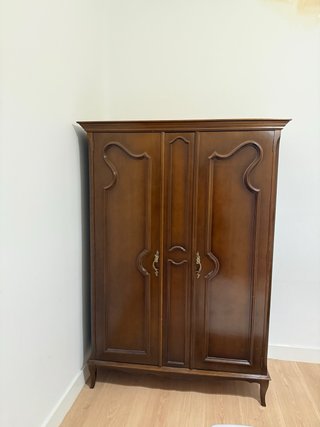 Armario vintage de madera