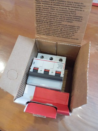 Magnetotérmico Legrand DX3 3P 20A 400V~