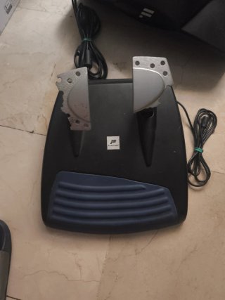 Volante y Pedales Fanatec PS2/PC