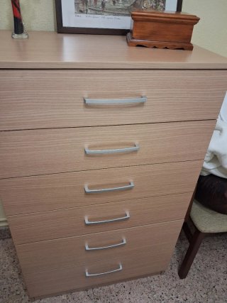 Cajonera de madera con 6 cajones