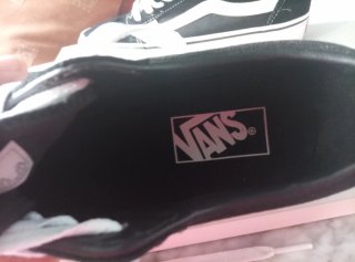 Zapatillas Vans Negras y Blancas