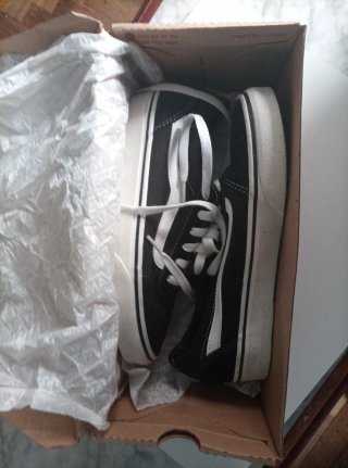 Zapatillas Vans Negras y Blancas