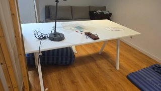 Mesa de oficina blanca de madera