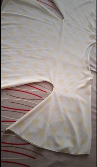 Blusa blanca topos amarillos 42