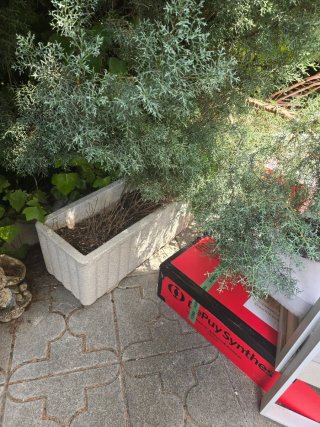 Jardinera piedra y plástico beige/verde