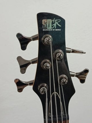 Bajo Ibanez SR305 5 cuerdas