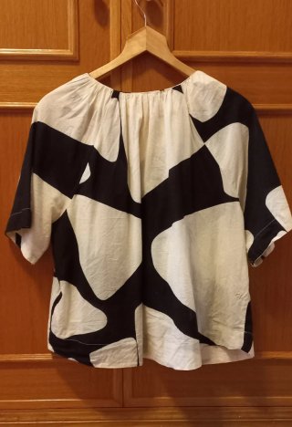 Blusa Beige y Negra