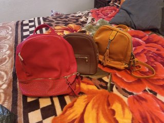 Pack 3 Mochilas (Marrón, Rojo, Amarillo)