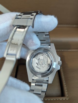 Reloj Seiko Mod Diver Negro y Blanco Automático