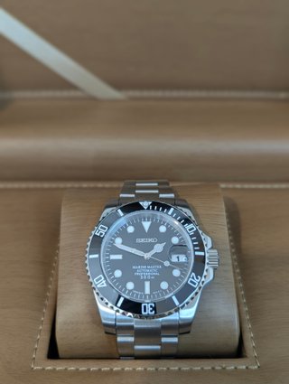 Reloj Seiko Mod Diver Negro y Blanco Automático