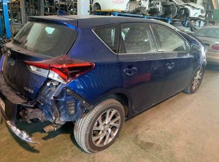 214650 refuerzo paragolpes tras 8nr toyota auris -