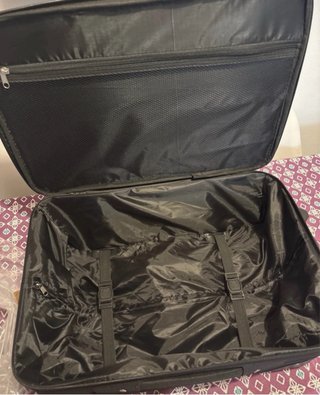 Maleta de cabina negra nueva