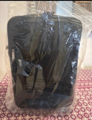 Maleta de cabina negra nueva