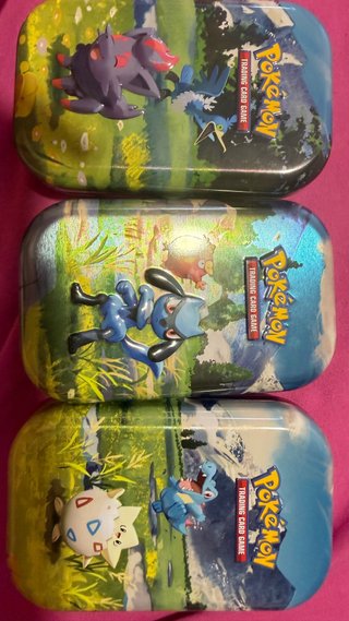 Lote 50 Cartas Pokémon Brillantes + Lata minitin