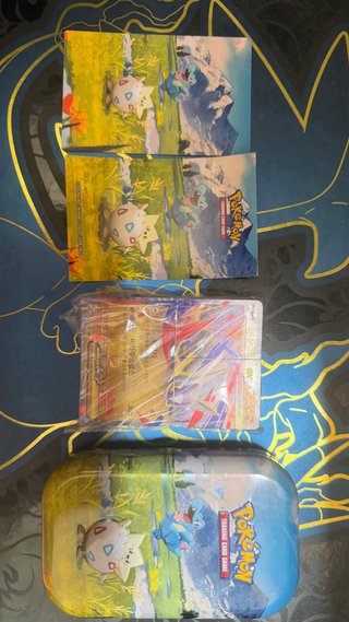 Lote 50 Cartas Pokémon Brillantes + Lata minitin