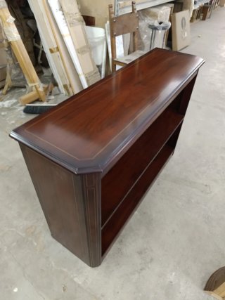 Aparador de madera marrón