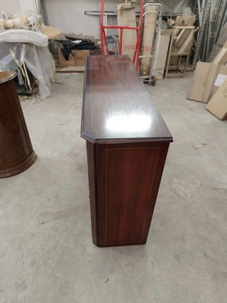 Aparador de madera marrón
