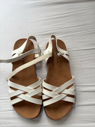 Sandalias blancas Amor Amor talla 38