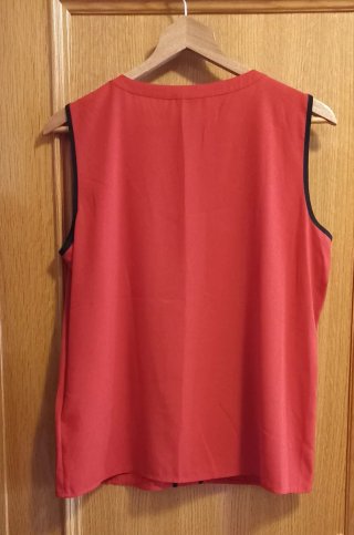 Blusa Calvin Klein Roja sin mangas