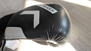 Guantes de boxeo negros