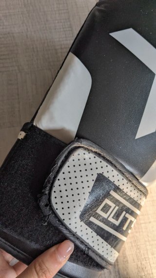 Guantes de boxeo negros