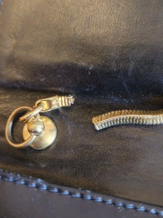 Bolso de mano vintage negro dorado