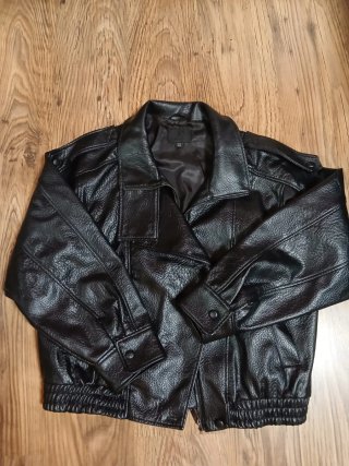 Cazadora polipiel Zara Negra talla L sin estrenar