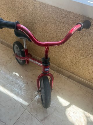Bicicleta de equilibrio Chicco Roja