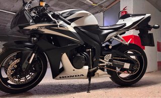 Honda CBR 600 RR Sportbike