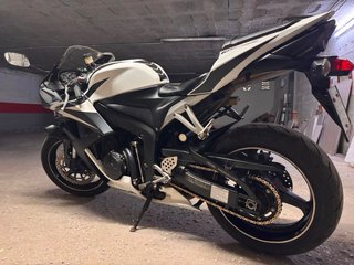 Honda CBR 600 RR Sportbike