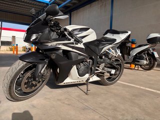 Honda CBR 600 RR Sportbike