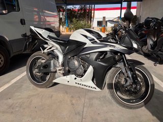 Honda CBR 600 RR Sportbike